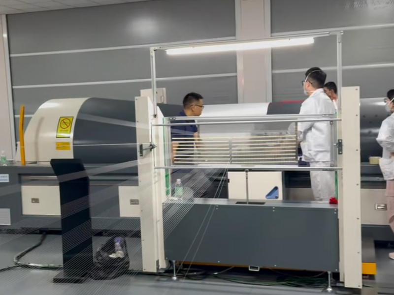 ¿Qué máquina de urdido puede soportar la prueba del exigente procesamiento de hilos de fibra de vidrio?